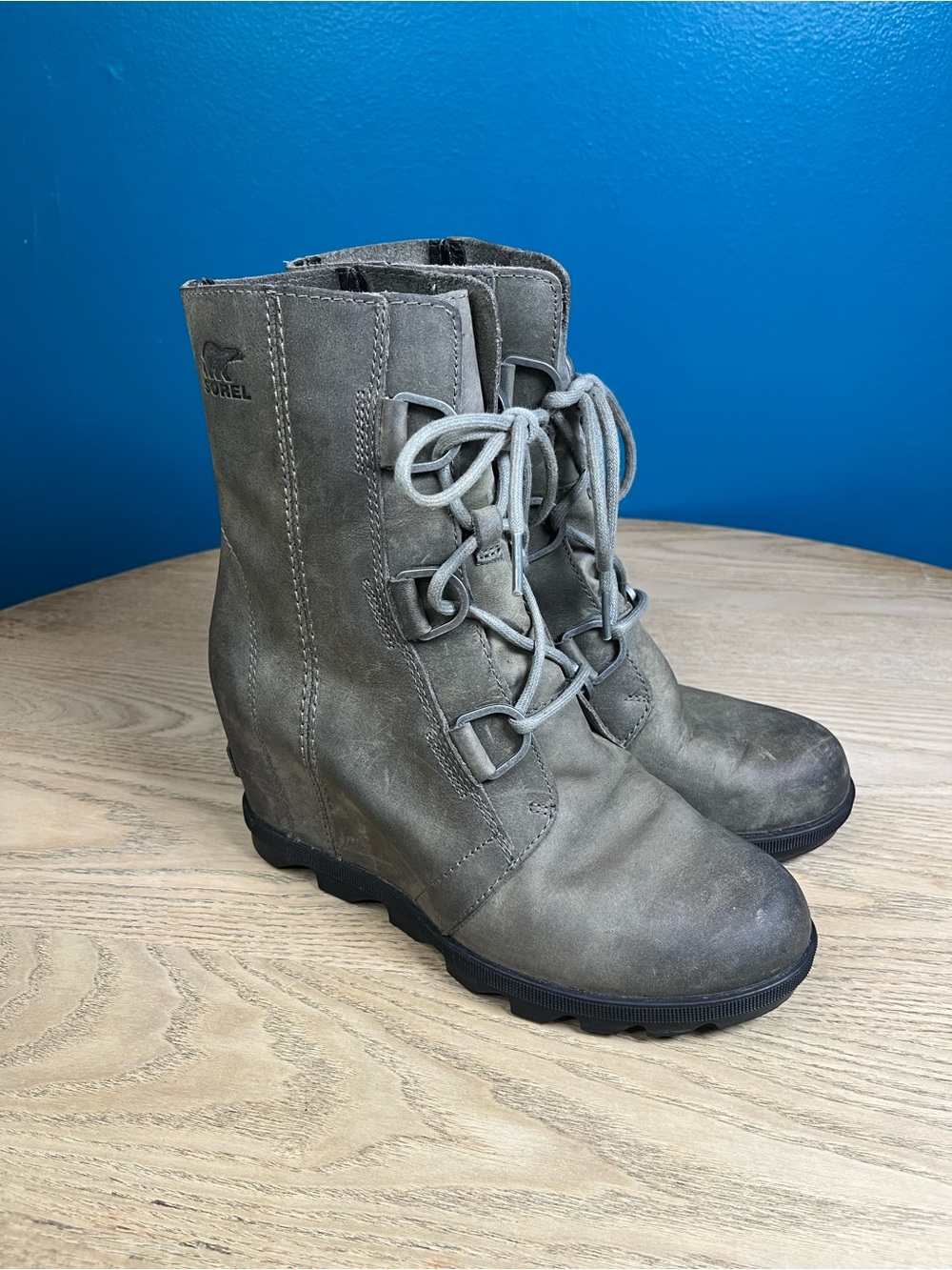 Sorel Women's Joan of Arctic Wedge II Boots Gray Lace Up Waterproof Size 8